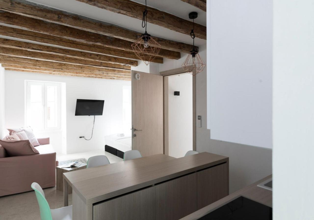 Labum Accommodation Izola Bagian luar foto