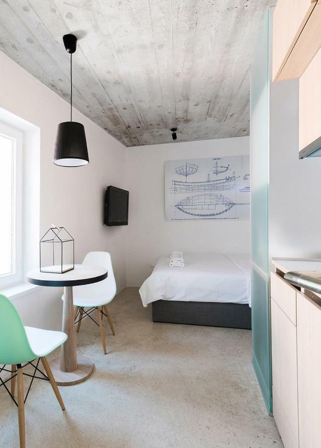 Labum Accommodation Izola Bagian luar foto