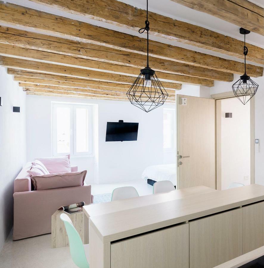 Labum Accommodation Izola Bagian luar foto